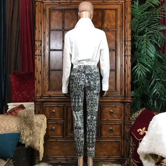 Suko Jeans Platinum Snake Stretch Cotton Blend Raw Edge Hem Jean - Picture 5 of 14